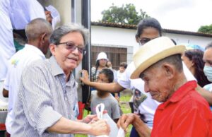 Inédito: Dr. Gutemberg faz doação de peixes para os profissionais da saúde