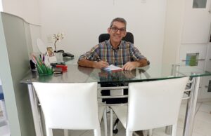 Especialista em próteses, lentes de contato Dr Sandro Ataíde está atendendo no Renascença