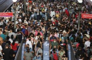 Covid: média móvel de mortes no país tem alta de 51% em duas semanas