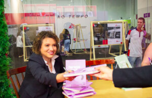 “Teresa Decide Falar”, sexto livro de Lindevania Martins, é lançado na Bienal Internacional de São Paulo