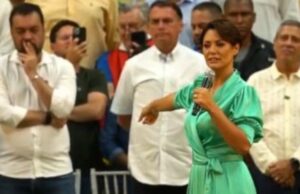“Ele é meio sem noção com o celular”, diz Michelle sobre Bolsonaro