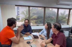 Prefeito Gentil Neto e deputada federal Amanda Gentil conquistam caminhão compactador para Caxias